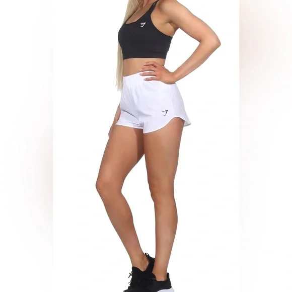 🎉HOST PICK🎉🎊 Gymshark White Essential Loose Training Workout Shorts Medium READ - Picture 2 of 5